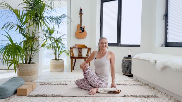 Stretch With Grounded Twists