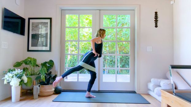 Knee Injury Support: Rehab & Prehab Stability