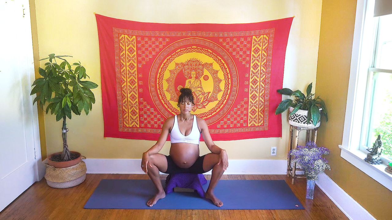 Prenatal Yoga Styles Online Pregnancy Yoga Classes Glo