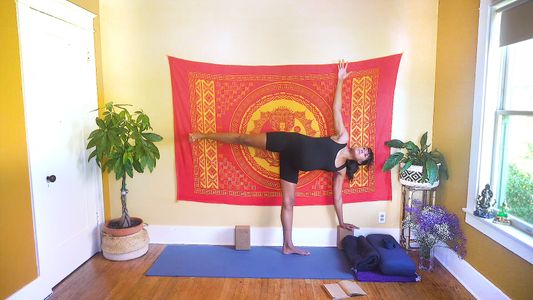 3rd Trimester: 10 Essential Hatha Poses