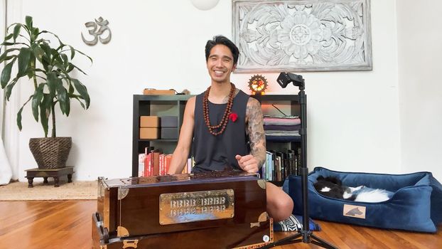 Kirtan Mantra Meditation